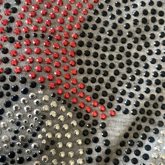 Disney Parks Women’s Heather Gray V-neck T-Shirt size (XS). - Picture 4 of 8